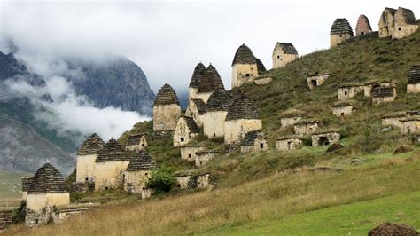  ¿Qué secretos esconden las montañas? ¡La historia del Soldado y la Muerte en Rusia medieval!